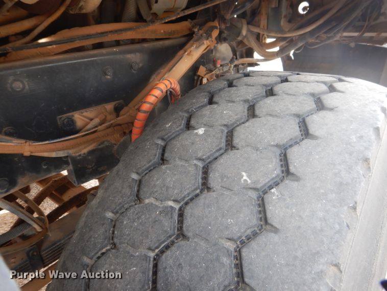 image for item DJ8898 2001 Peterbilt 362  oilfield truck