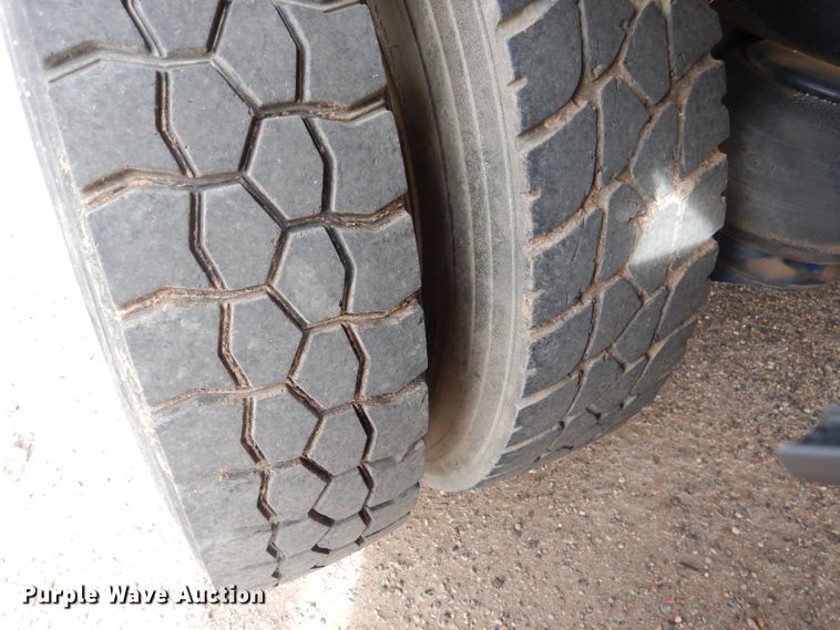 image for item DJ8898 2001 Peterbilt 362  oilfield truck