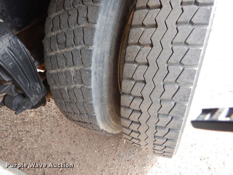 image for item DJ8898 2001 Peterbilt 362  oilfield truck