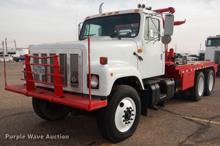 image for item DJ8899 1992 International F2574  winch truck