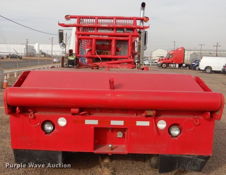 image for item DJ8899 1992 International F2574  winch truck