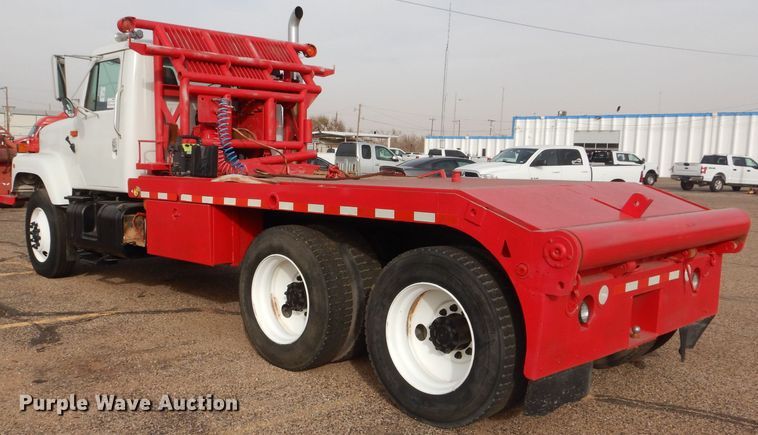 image for item DJ8899 1992 International F2574  winch truck