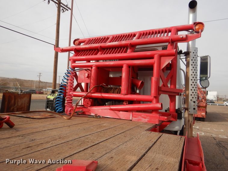 image for item DJ8899 1992 International F2574  winch truck