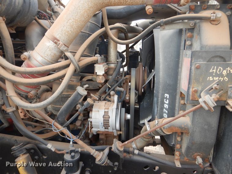 image for item DJ8899 1992 International F2574  winch truck