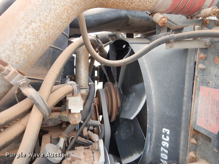 image for item DJ8899 1992 International F2574  winch truck