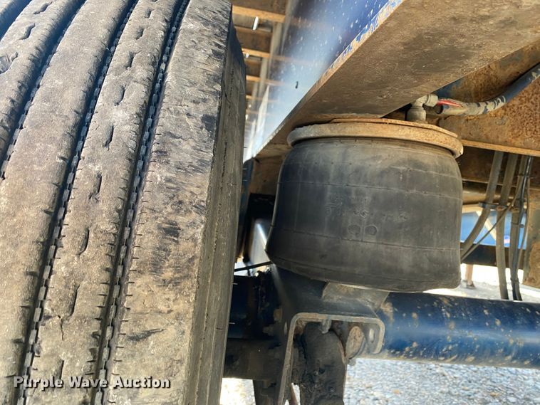 image for item DL6815 2002 Utility FS2CHA  flatbed trailer