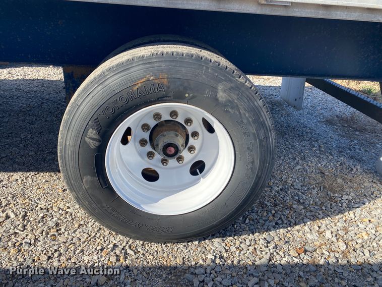 image for item DL6815 2002 Utility FS2CHA  flatbed trailer