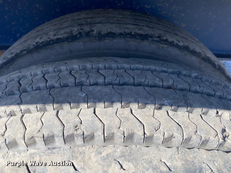 image for item DL6815 2002 Utility FS2CHA  flatbed trailer