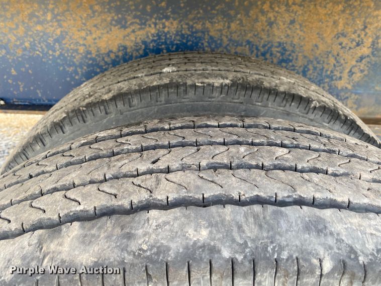 image for item DL6815 2002 Utility FS2CHA  flatbed trailer