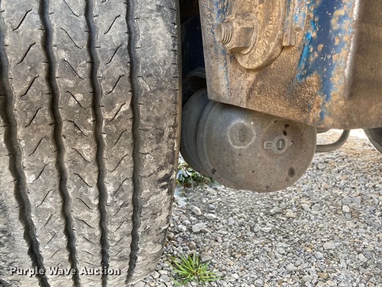 image for item DL6815 2002 Utility FS2CHA  flatbed trailer