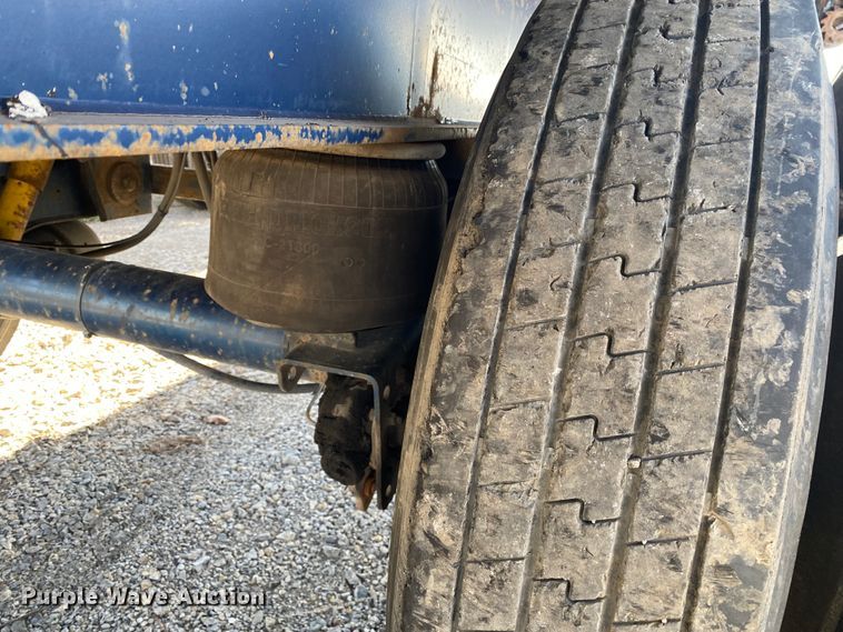 image for item DL6815 2002 Utility FS2CHA  flatbed trailer