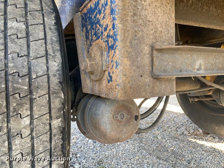 image for item DL6815 2002 Utility FS2CHA  flatbed trailer