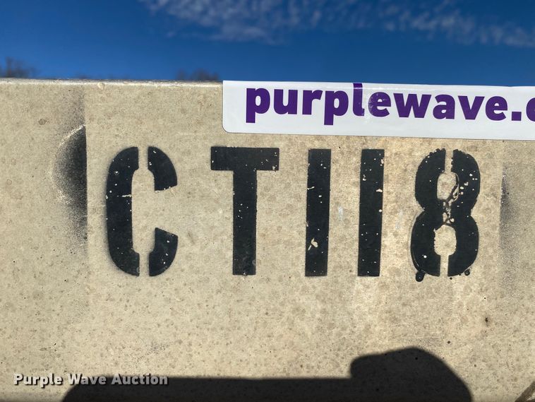 image for item DL6815 2002 Utility FS2CHA  flatbed trailer