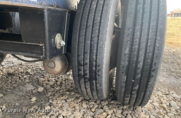 image for item DL6817 2002 Utility  flatbed trailer