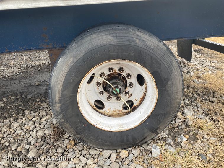 image for item DL6817 2002 Utility  flatbed trailer