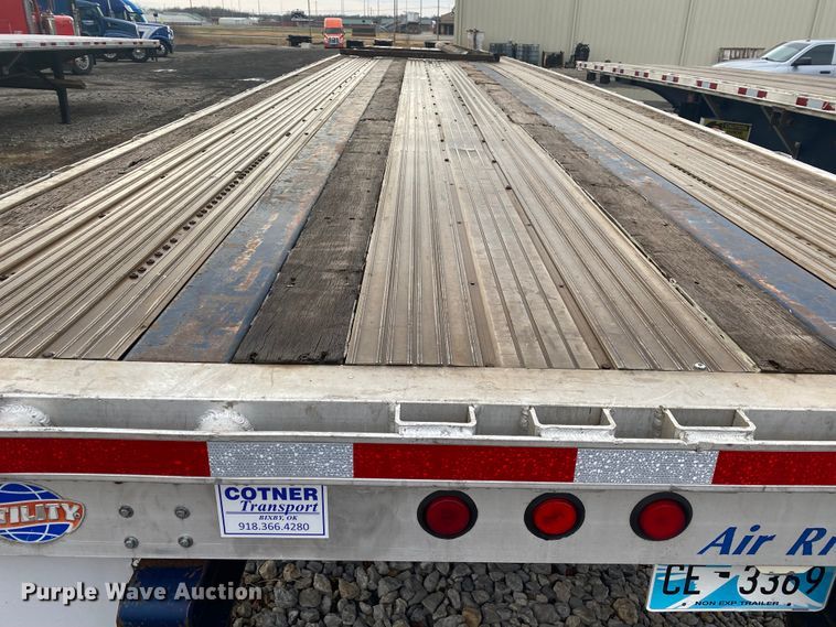 image for item DL6819 2002 Utility FS2CHA  flatbed trailer