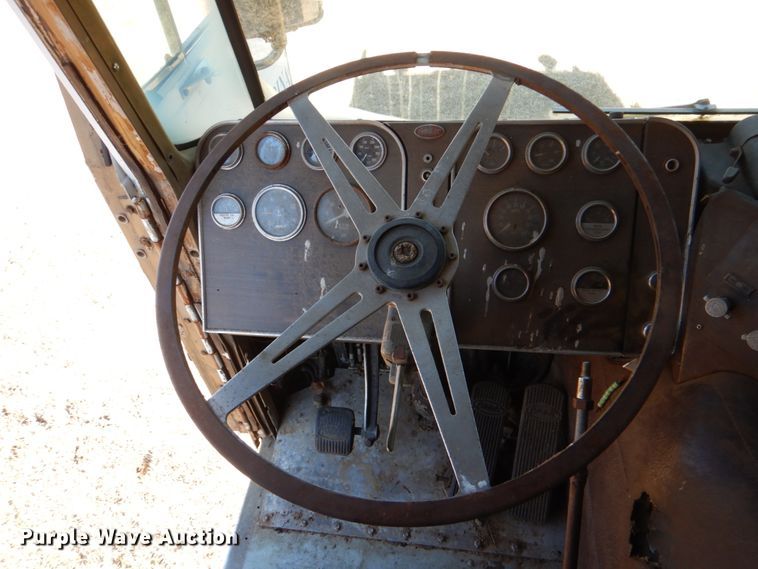 image for item DL6853 1977 Peterbilt  semi truck