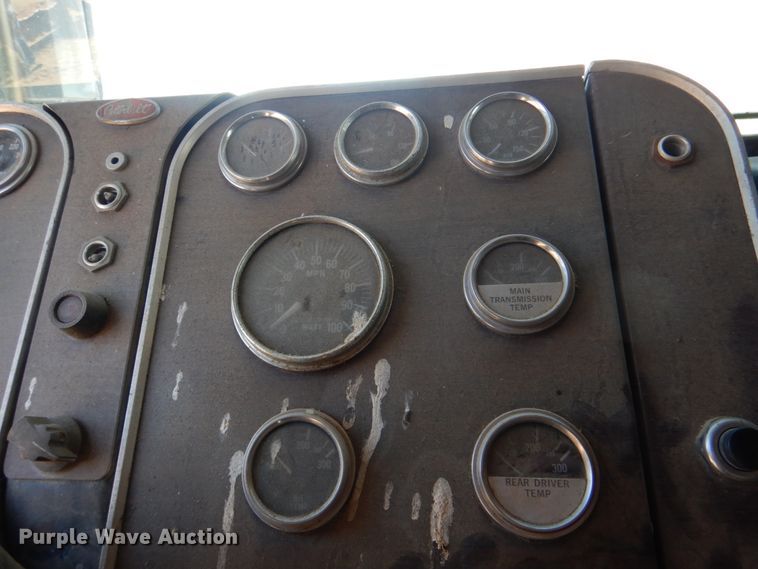 image for item DL6853 1977 Peterbilt  semi truck