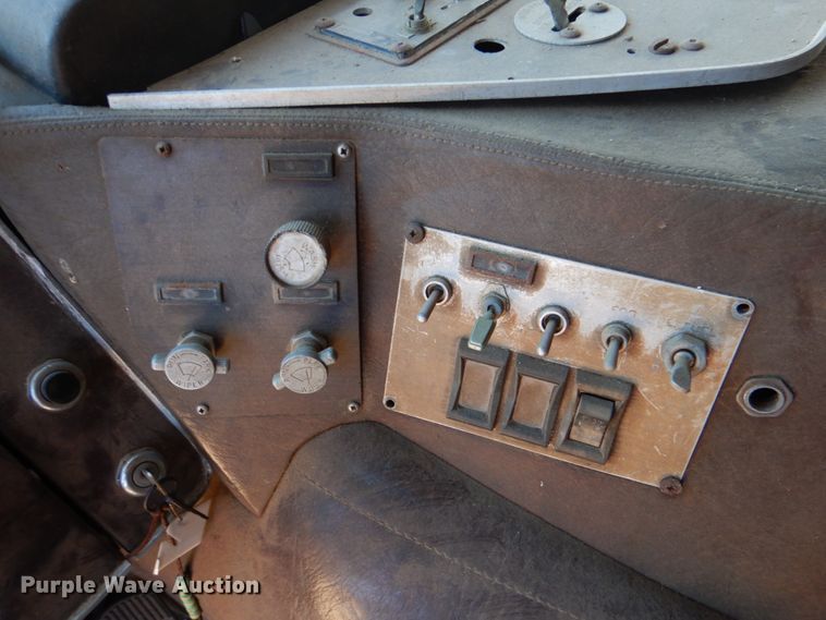 image for item DL6853 1977 Peterbilt  semi truck