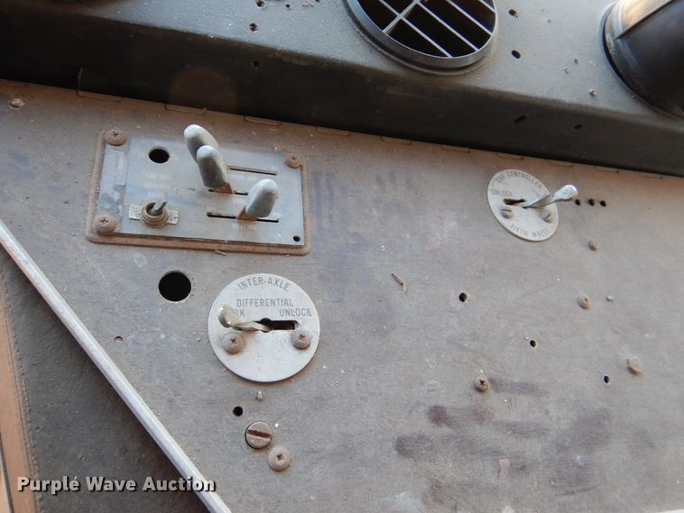 image for item DL6853 1977 Peterbilt  semi truck