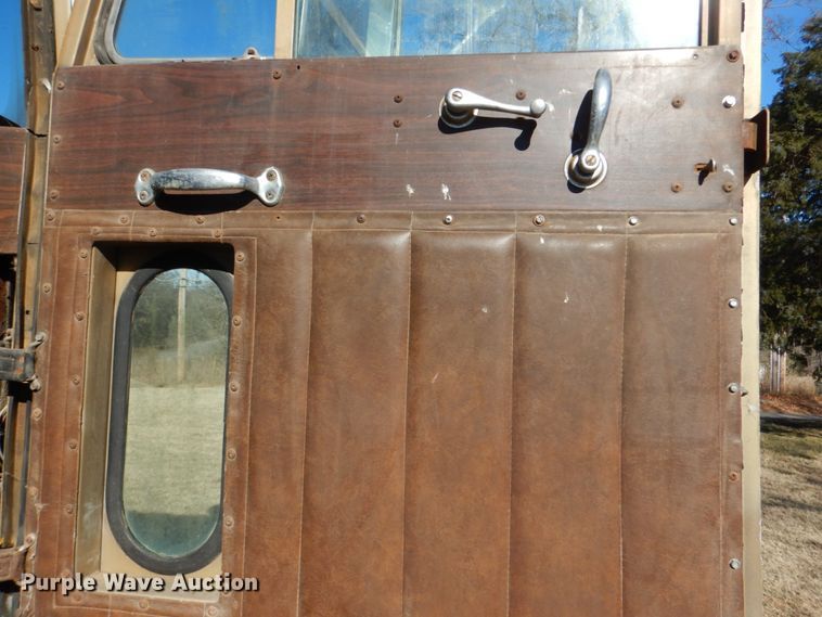 image for item DL6853 1977 Peterbilt  semi truck