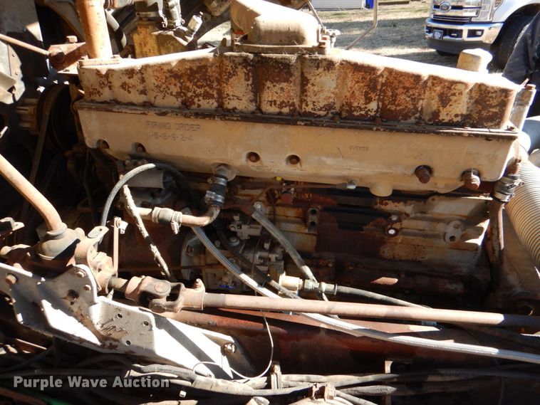 image for item DL6853 1977 Peterbilt  semi truck