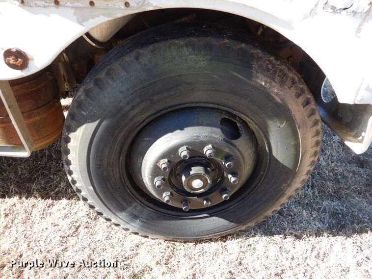 image for item DL6853 1977 Peterbilt  semi truck