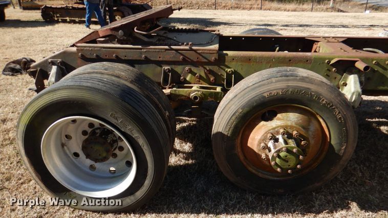 image for item DL6853 1977 Peterbilt  semi truck