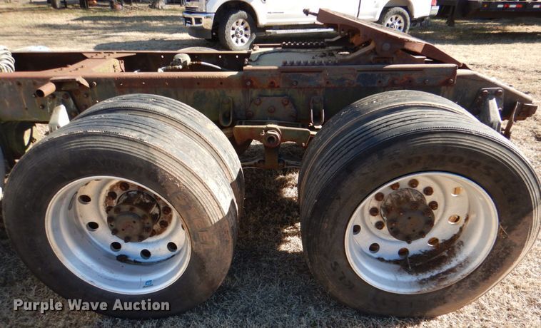 image for item DL6853 1977 Peterbilt  semi truck