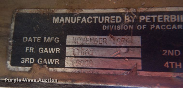 image for item DL6853 1977 Peterbilt  semi truck