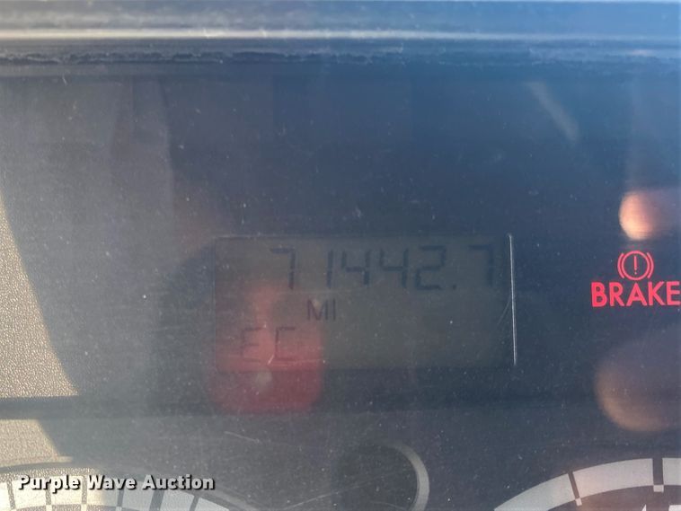 image for item DL6858 2001 Freightliner FL70  semi truck