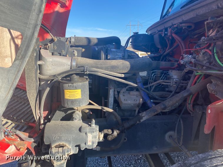 image for item DL6858 2001 Freightliner FL70  semi truck