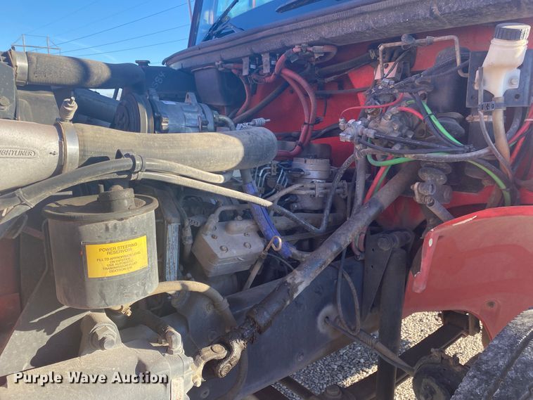 image for item DL6858 2001 Freightliner FL70  semi truck