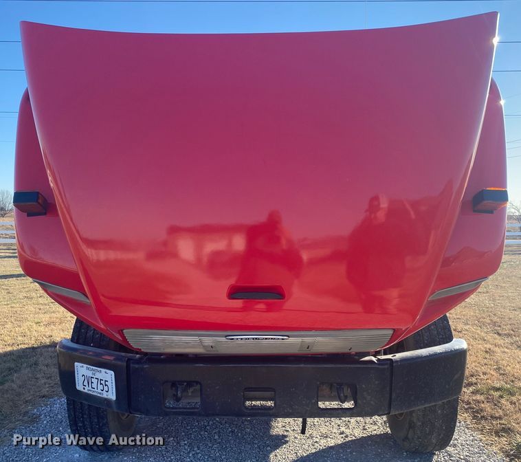 image for item DL6858 2001 Freightliner FL70  semi truck