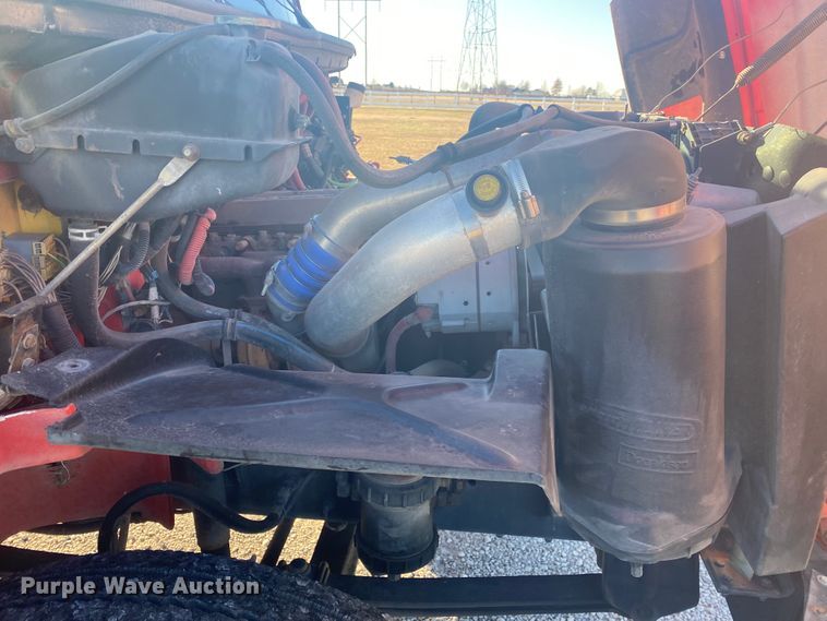 image for item DL6858 2001 Freightliner FL70  semi truck