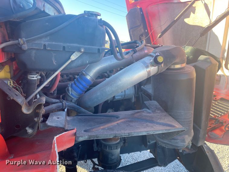 image for item DL6858 2001 Freightliner FL70  semi truck