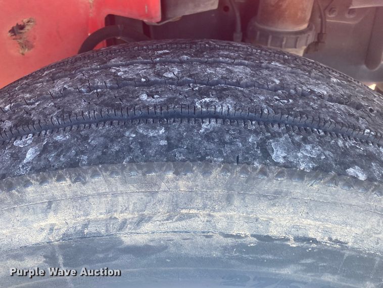 image for item DL6858 2001 Freightliner FL70  semi truck