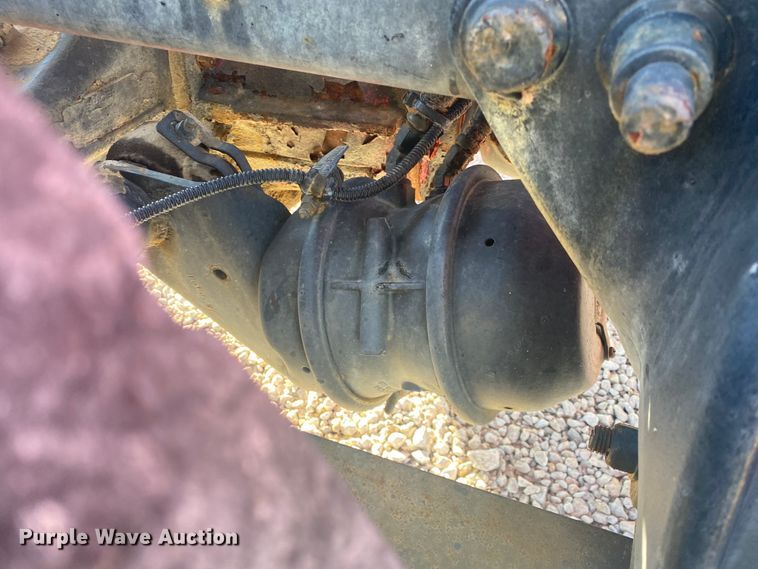 image for item DL6858 2001 Freightliner FL70  semi truck