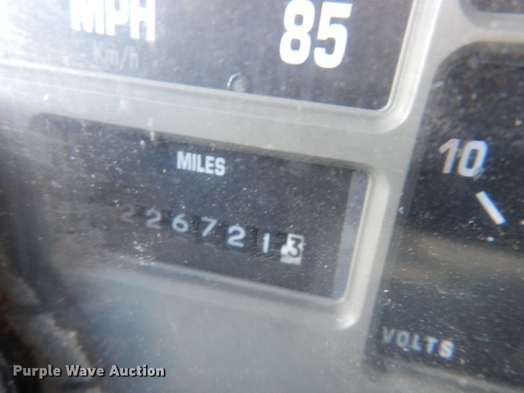 image for item DN2665 1996 International 4700  box truck