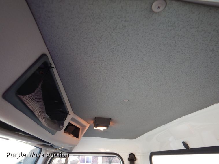 image for item DN2665 1996 International 4700  box truck