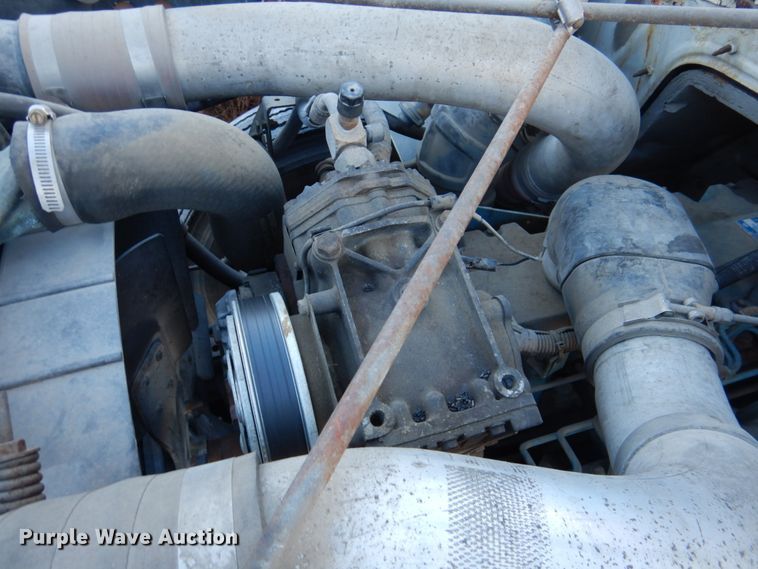 image for item DN2665 1996 International 4700  box truck