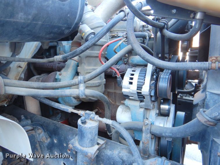 image for item DN2665 1996 International 4700  box truck