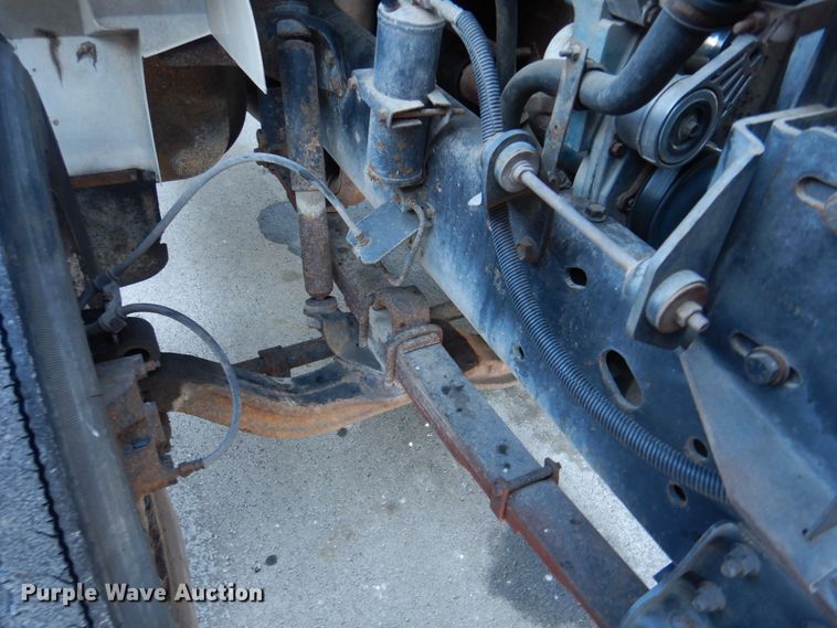 image for item DN2665 1996 International 4700  box truck