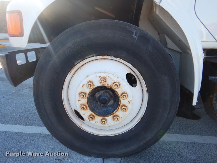 image for item DN2665 1996 International 4700  box truck