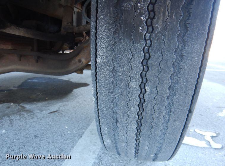 image for item DN2665 1996 International 4700  box truck