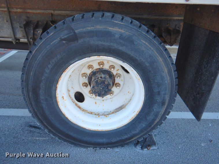 image for item DN2665 1996 International 4700  box truck