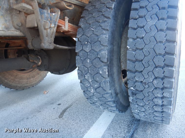 image for item DN2665 1996 International 4700  box truck