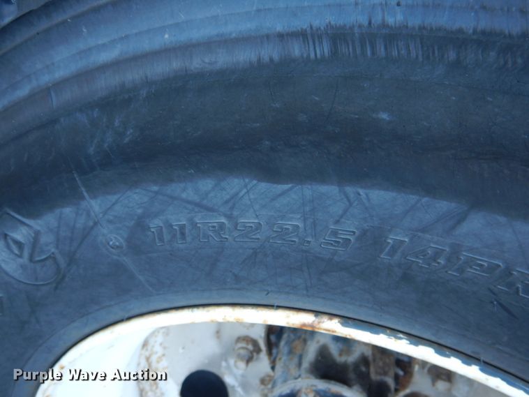 image for item DN2665 1996 International 4700  box truck