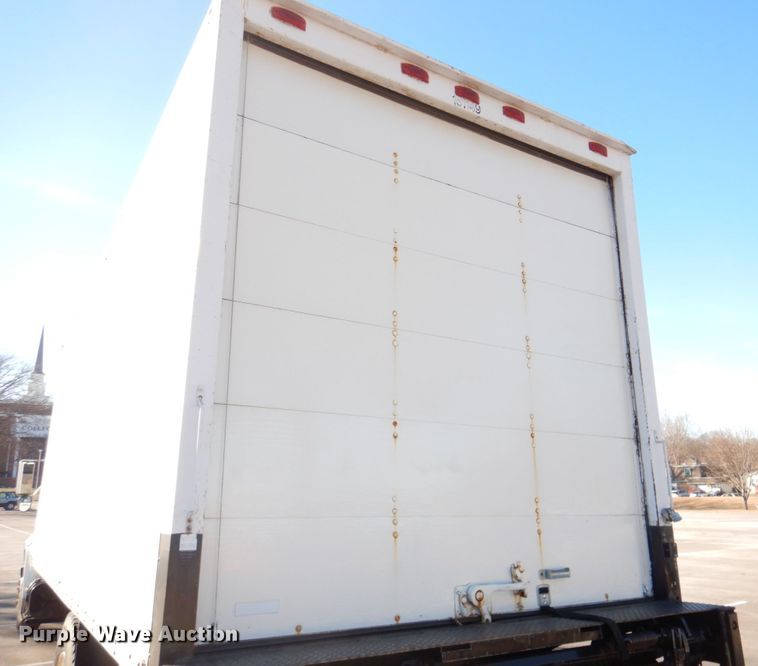 image for item DN2665 1996 International 4700  box truck