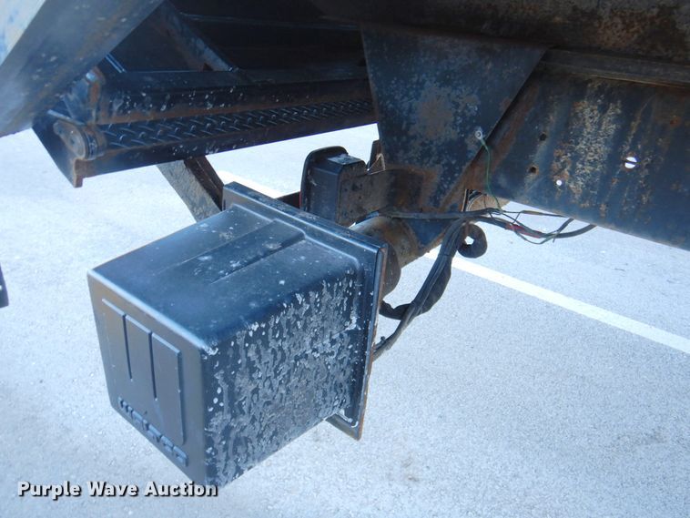 image for item DN2665 1996 International 4700  box truck